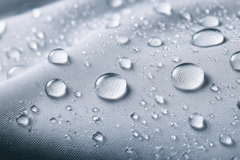 Wasserdichter Matratzenbezug mit atmungsaktiver Membran schützt die Matratze im Schlafzimmer